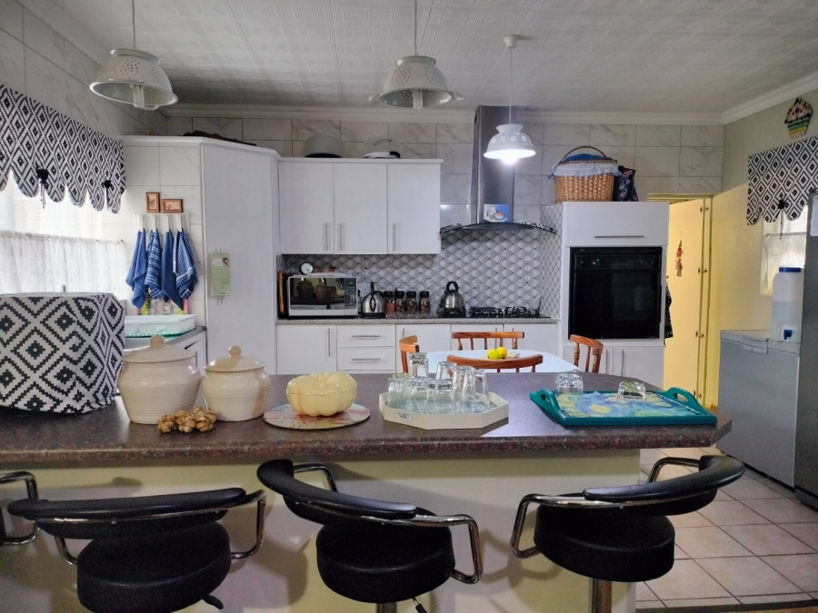 3 Bedroom Property for Sale in Deoville Park Western Cape